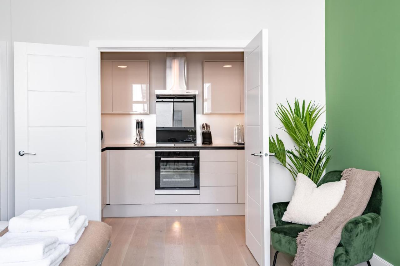 לונדון Queensberry Place By Stayo מראה חיצוני תמונה